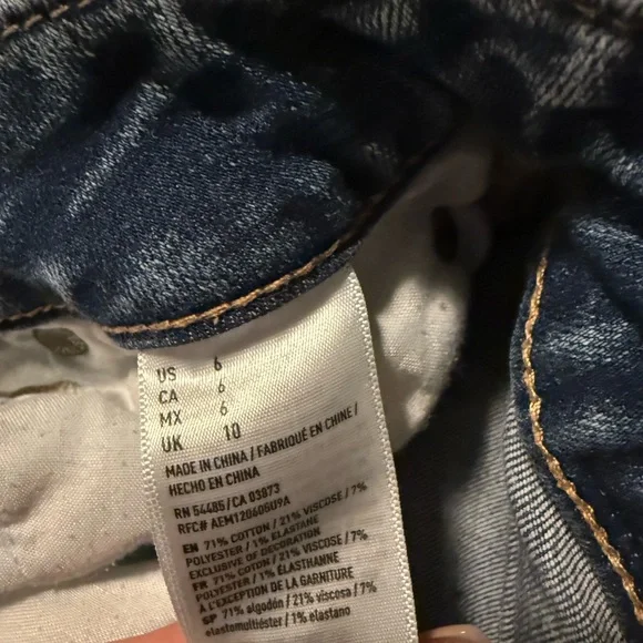 American Eagle Outfitters Ripped Denim Shorts - Picture 4 of 4